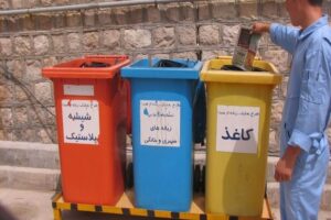 فقدان مدیریت پسماند و سطل‌های متعفن اردبیل